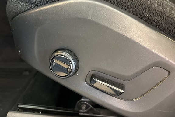 Volvo XC60 13 of 21