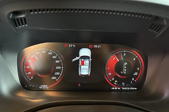 Volvo XC60 14 of 21