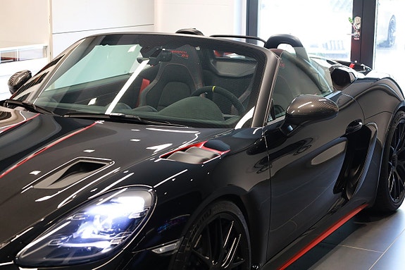 Porsche 718 Spyder RS 3 of 5