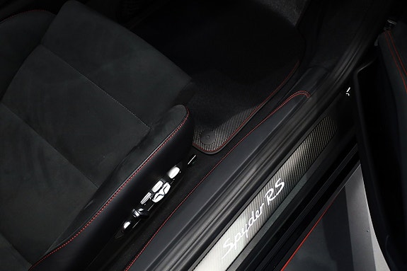 Porsche 718 Spyder RS 24 of 30