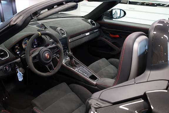 Porsche 718 Spyder RS 17 of 30
