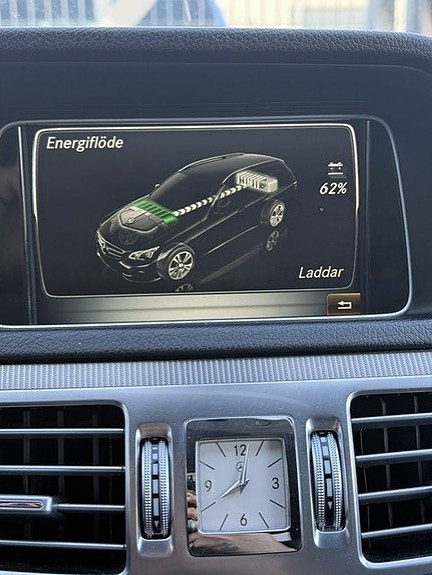 Mercedes-Benz E300 18 of 21