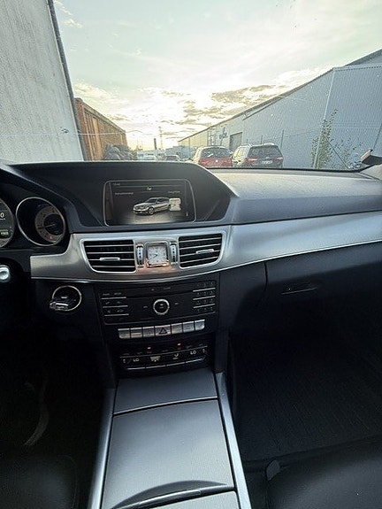Mercedes-Benz E300 15 of 21
