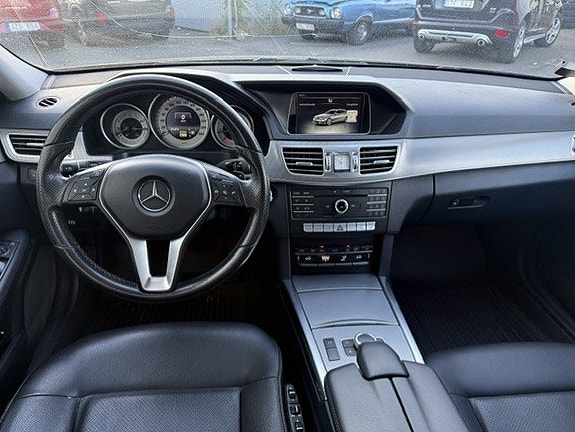 Mercedes-Benz E300 9 of 21