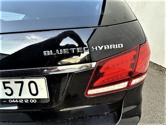 Mercedes-Benz E300 16 of 21