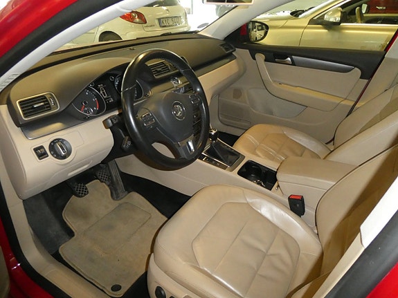Volkswagen Passat 3 of 5