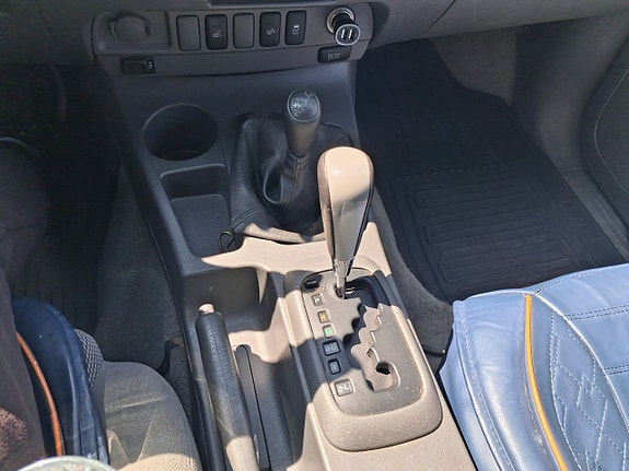 Toyota HiLux 10 of 11