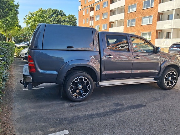 Toyota HiLux 5 of 5