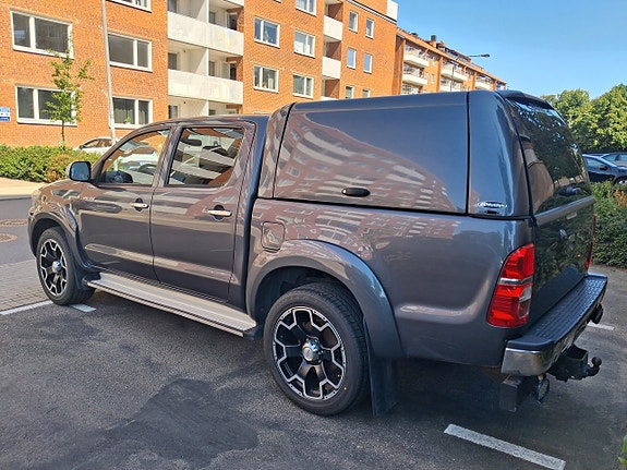 Toyota HiLux 6 of 11
