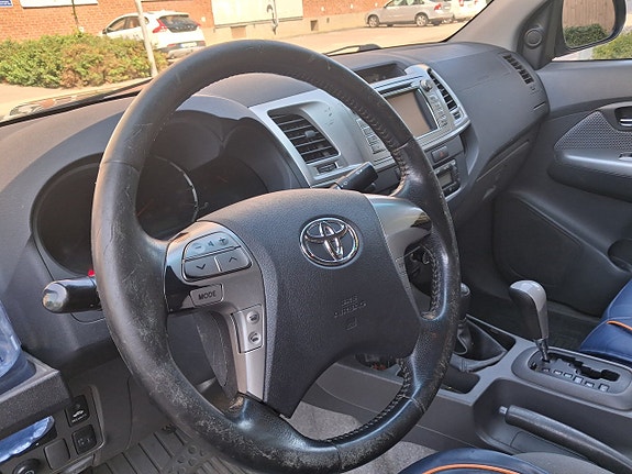 Toyota HiLux 9 of 11