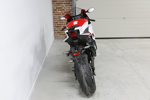Yamaha YZF-R9 6 of 11
