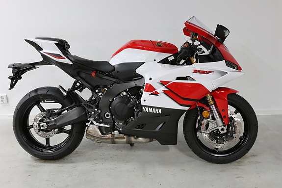 Yamaha YZF-R9 2 of 11