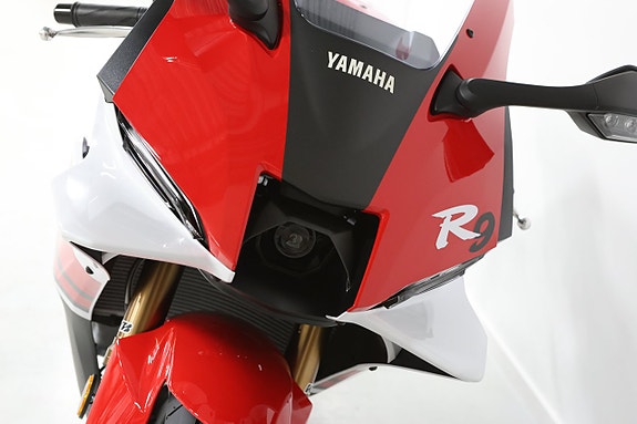Yamaha YZF-R9 4 of 11
