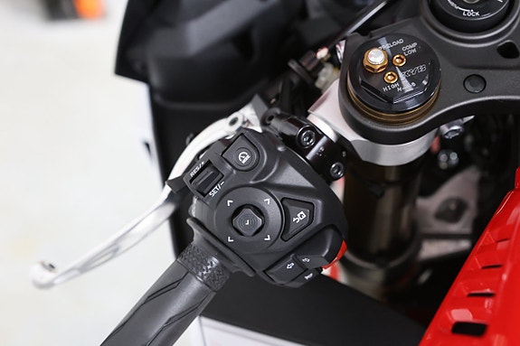 Yamaha YZF-R9 7 of 11
