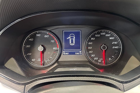 Seat Arona 12 of 15