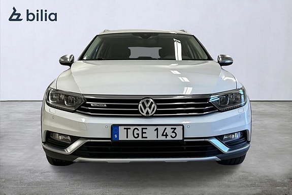 Volkswagen Passat Alltrack 4 of 5