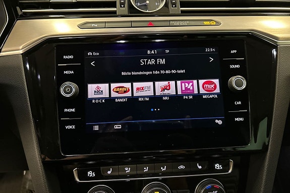 Volkswagen Passat Alltrack 11 of 15
