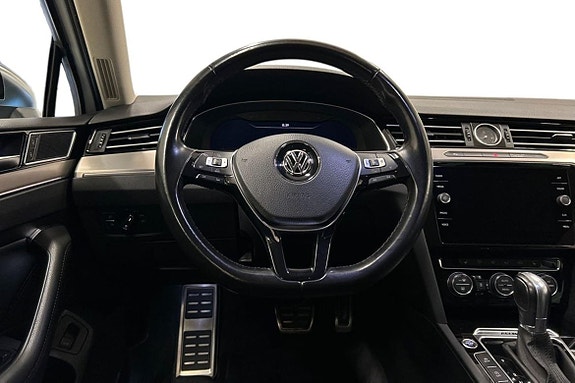 Volkswagen Passat Alltrack 8 of 15