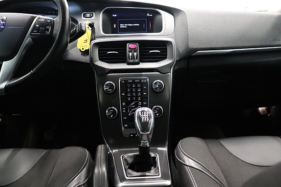 Volvo V40 14 of 23