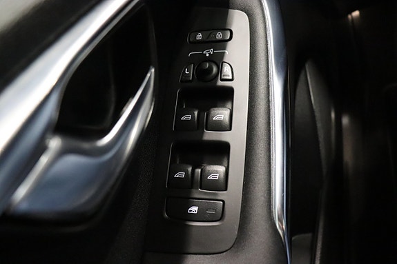 Volvo V40 20 of 23