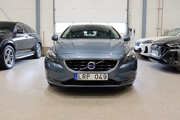 Volvo V40 3 of 23