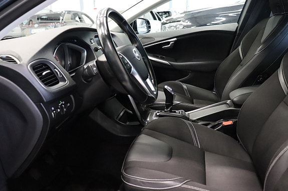 Volvo V40 8 of 23
