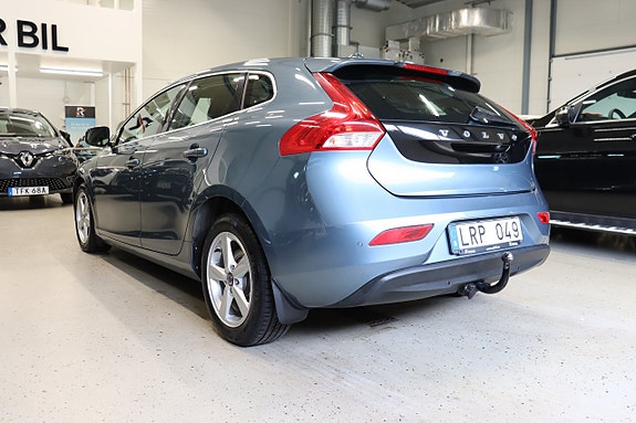 Volvo V40 4 of 23