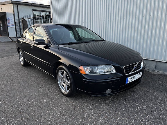 Volvo S60 3 of 5