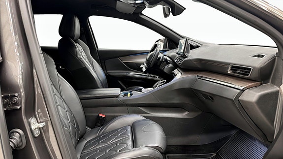 Peugeot 3008 3 of 5