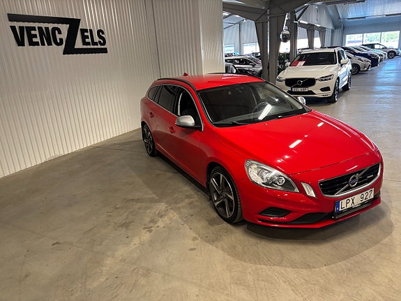 Volvo V60 2 of 5