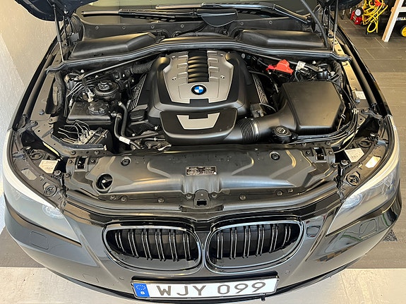 BMW 550i 13 of 13