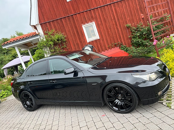 BMW 550i 9 of 13