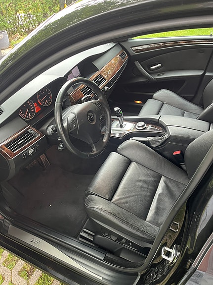 BMW 550i 11 of 13