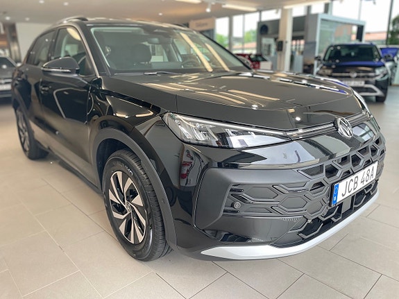 Volkswagen T-Roc 3 of 8