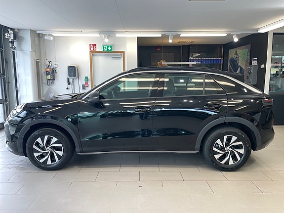 Volkswagen T-Roc 8 of 8