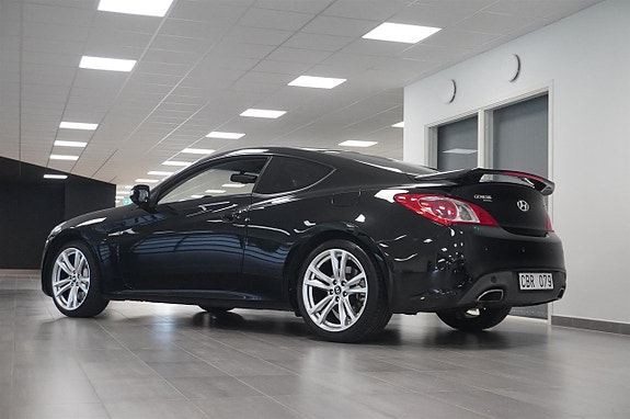 Hyundai Genesis 3 of 16