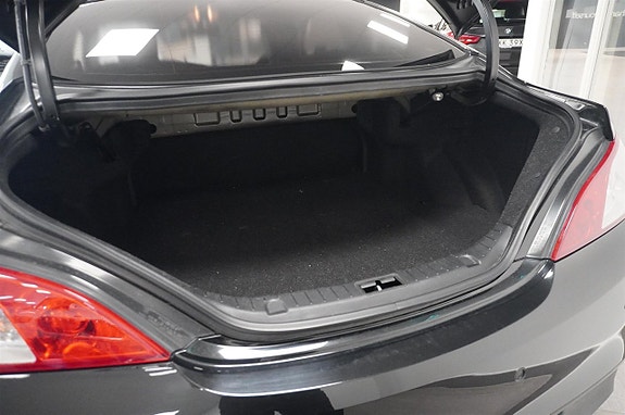Hyundai Genesis 9 of 16