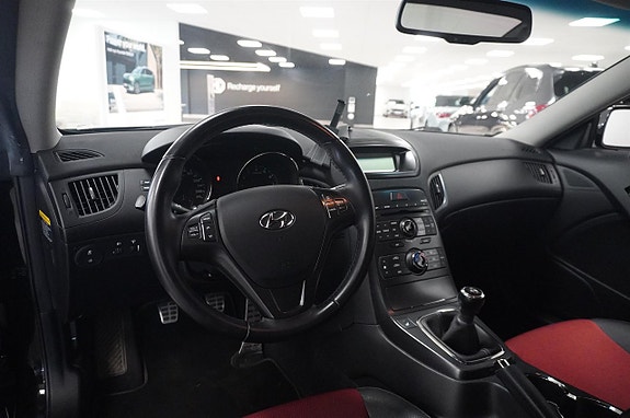 Hyundai Genesis 2 of 16