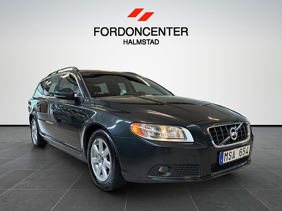 Volvo V70 3 of 5