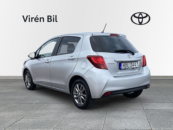 Toyota Yaris 2 of 5