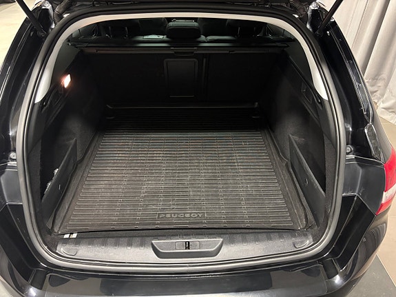 Peugeot 308 SW 5 of 5