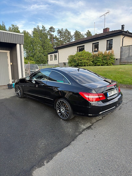 Mercedes-Benz E350 5 of 5