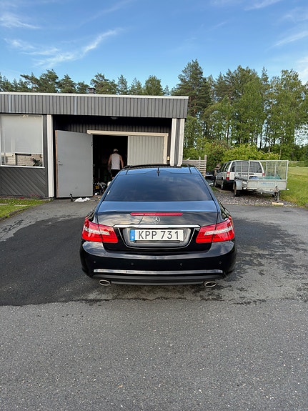 Mercedes-Benz E350 4 of 5