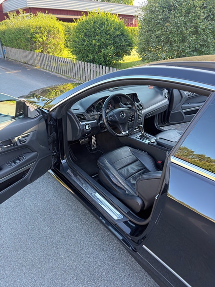 Mercedes-Benz E350 8 of 15
