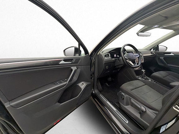 Volkswagen Tiguan 13 of 30