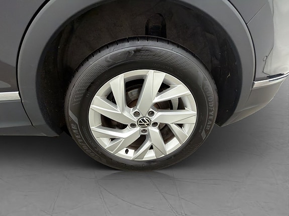 Volkswagen Tiguan 30 of 30