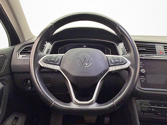 Volkswagen Tiguan 17 of 30
