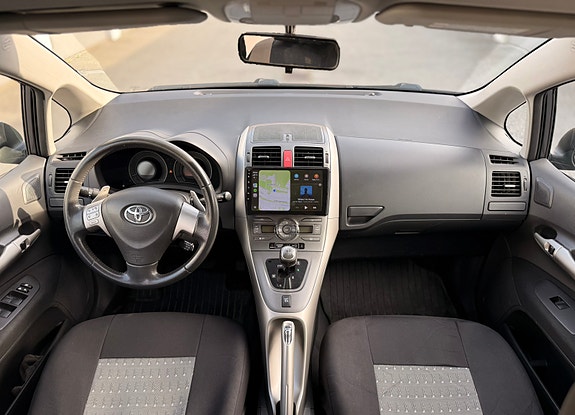 Toyota Auris 3 of 19