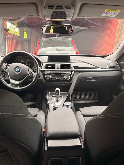 BMW 320d 3 of 5
