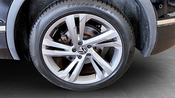 Volkswagen Tiguan 6 of 14